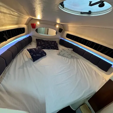 Barco Botel Valencia